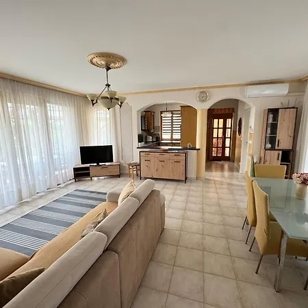 Aqua Azur Apartman Hajduszoboszlo Exterior photo