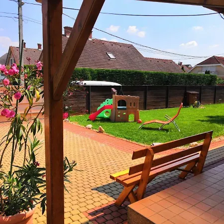 Aqua Azur Apartman Hajduszoboszlo Exterior photo
